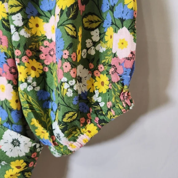 Green and White Floral Wrap Puff Sleeve Romper - Picture 7 of 13